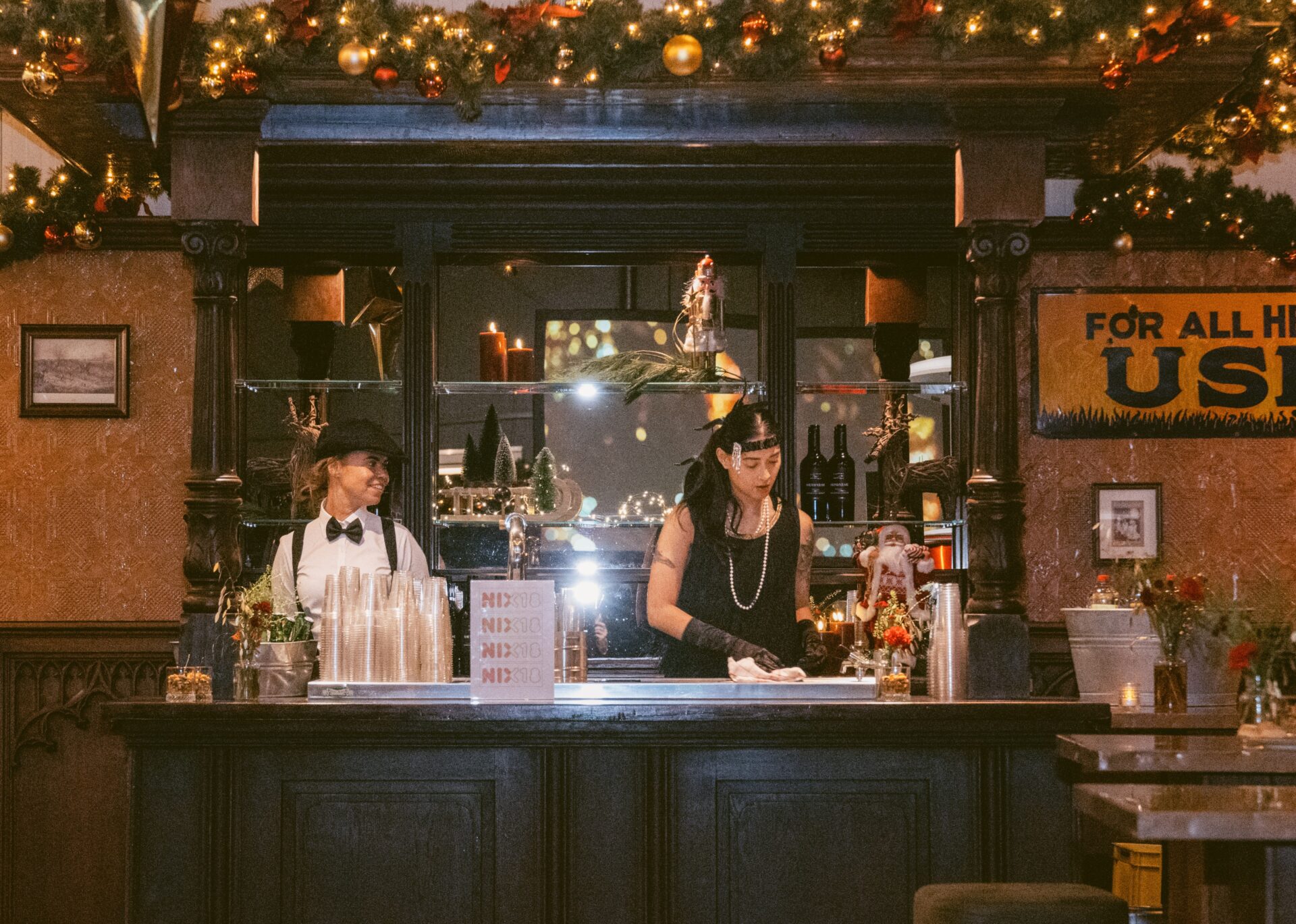Lomans Christmas Speak Easy Pub